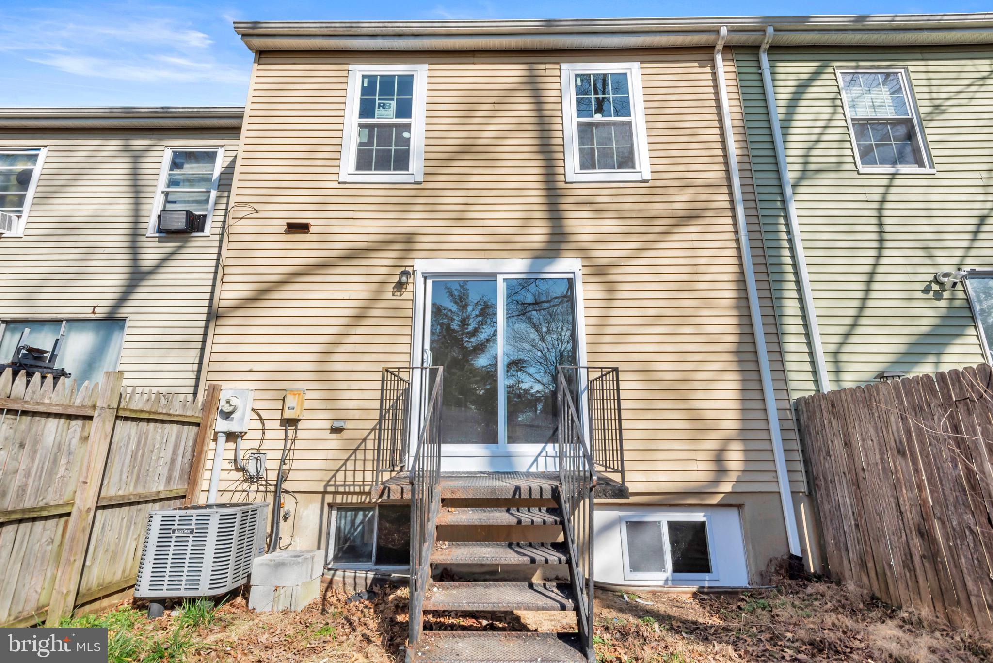 1869 ROBIN COURT