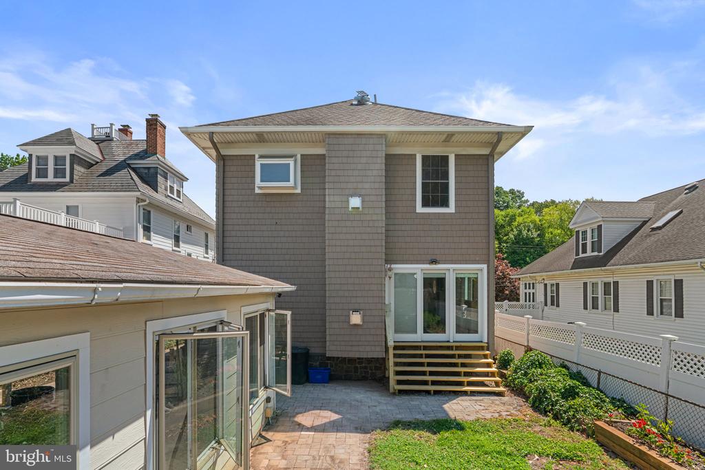 107 MONTICELLO AVENUE