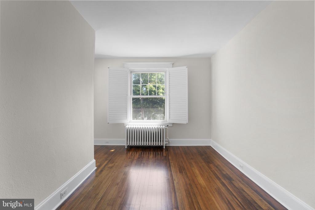 107 MONTICELLO AVENUE