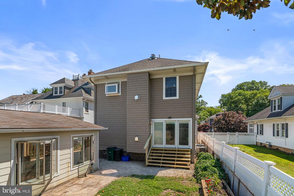107 MONTICELLO AVENUE