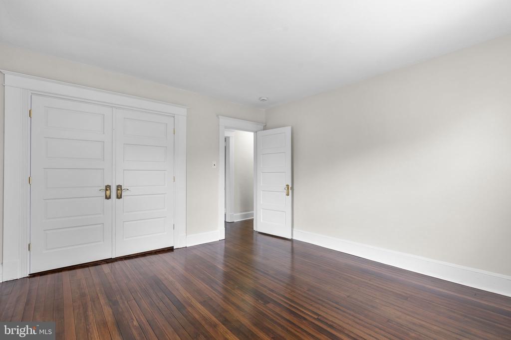 107 MONTICELLO AVENUE