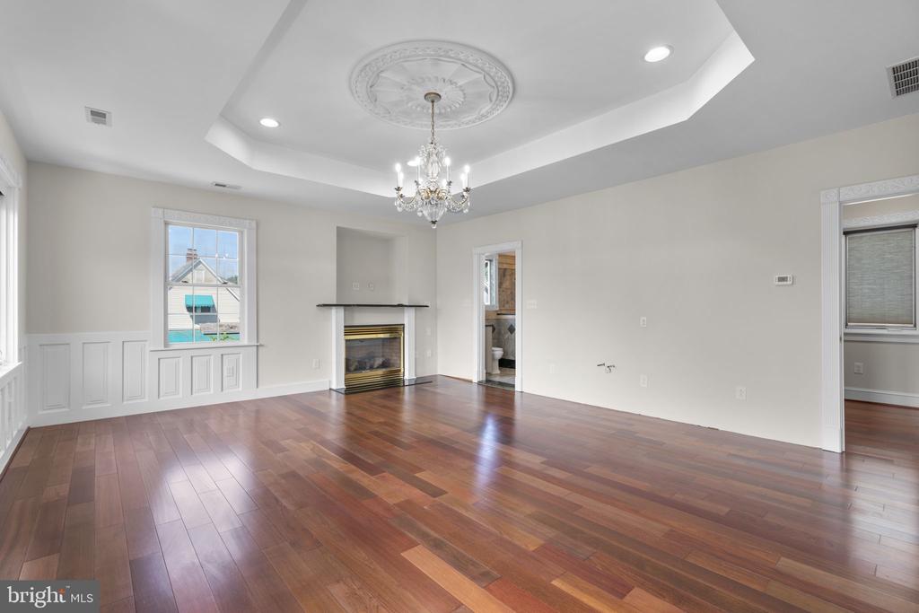 107 MONTICELLO AVENUE