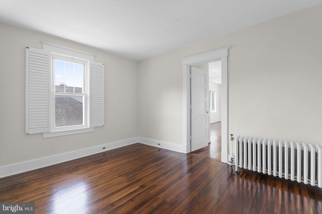 107 MONTICELLO AVENUE
