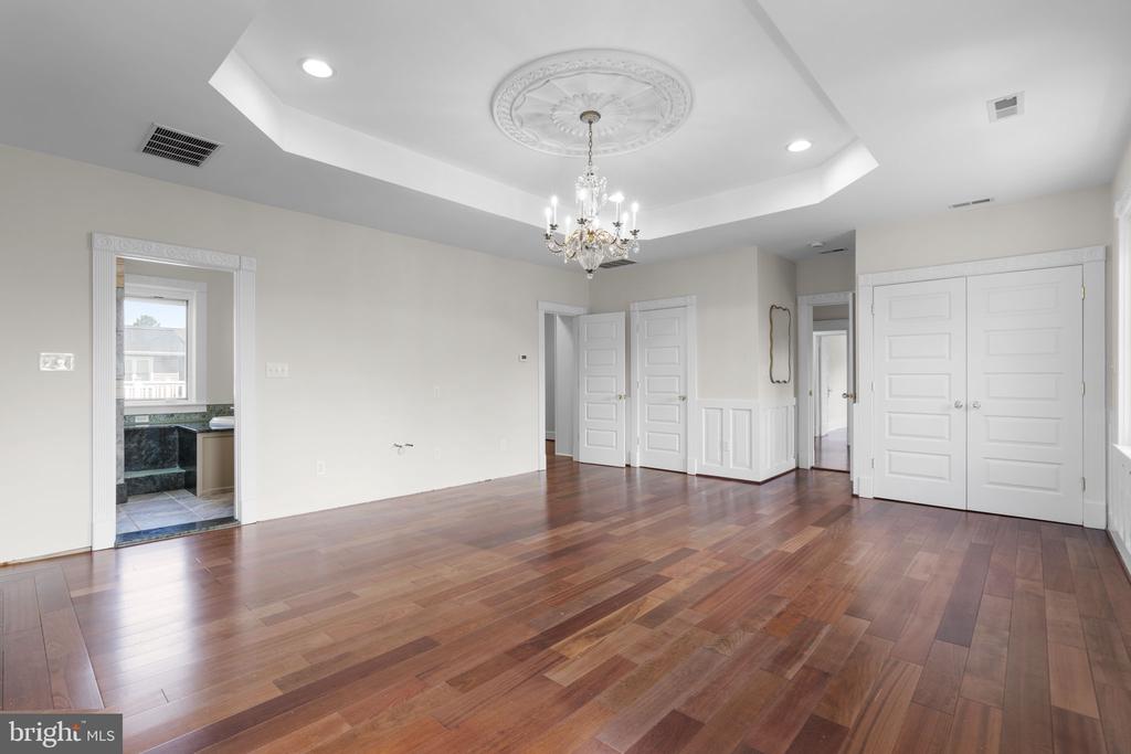 107 MONTICELLO AVENUE