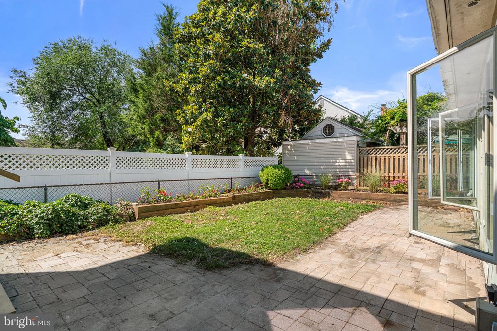 107 MONTICELLO AVENUE