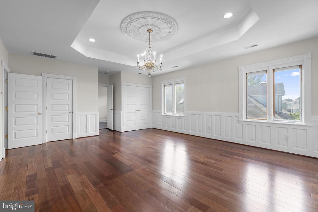 107 MONTICELLO AVENUE