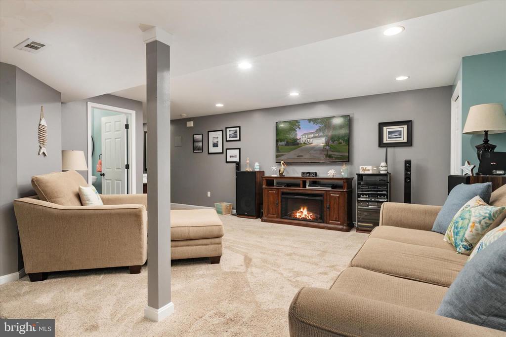 7786 GABRIEL GARTH COURT