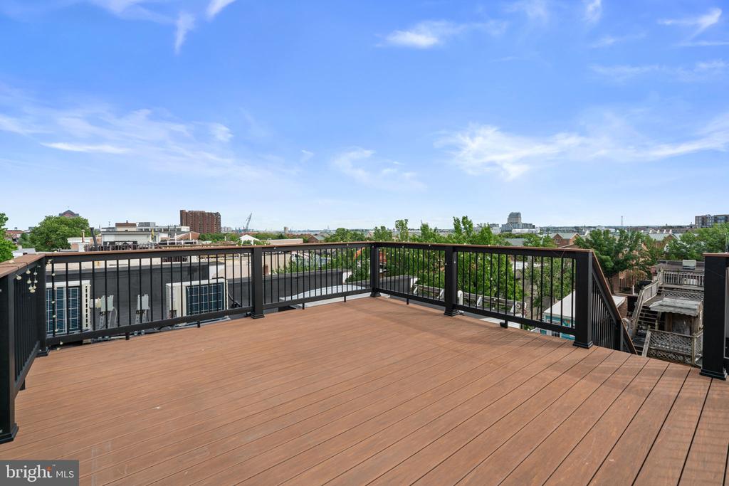 2219 ESSEX STREET