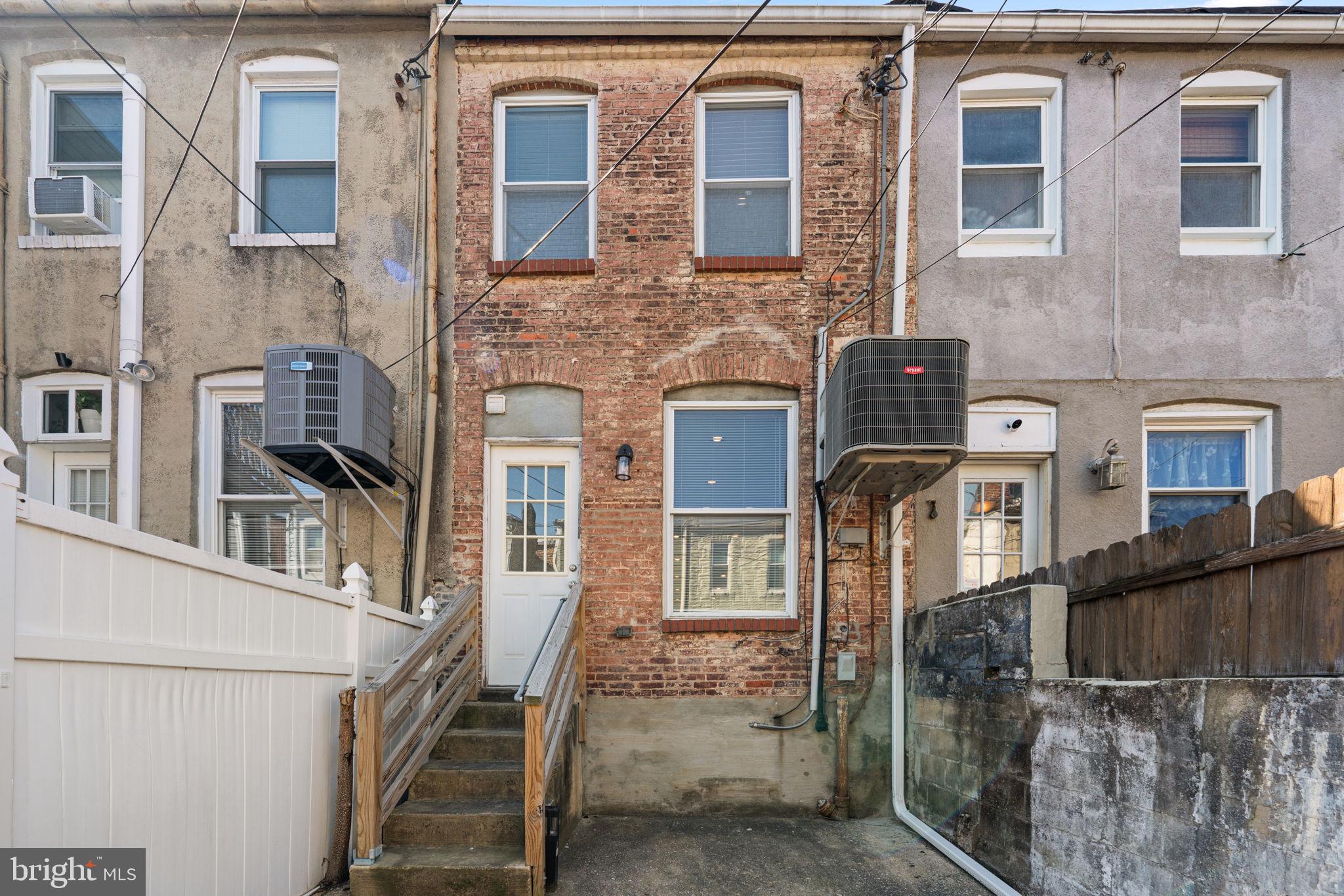 122 BURNETT STREET