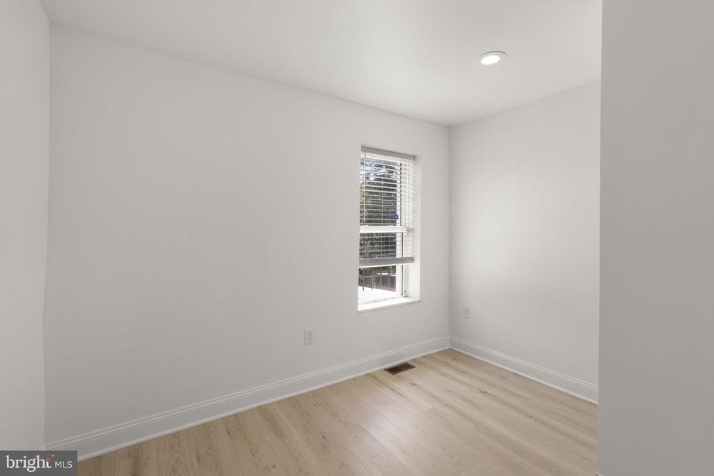 745 W CROSS STREET