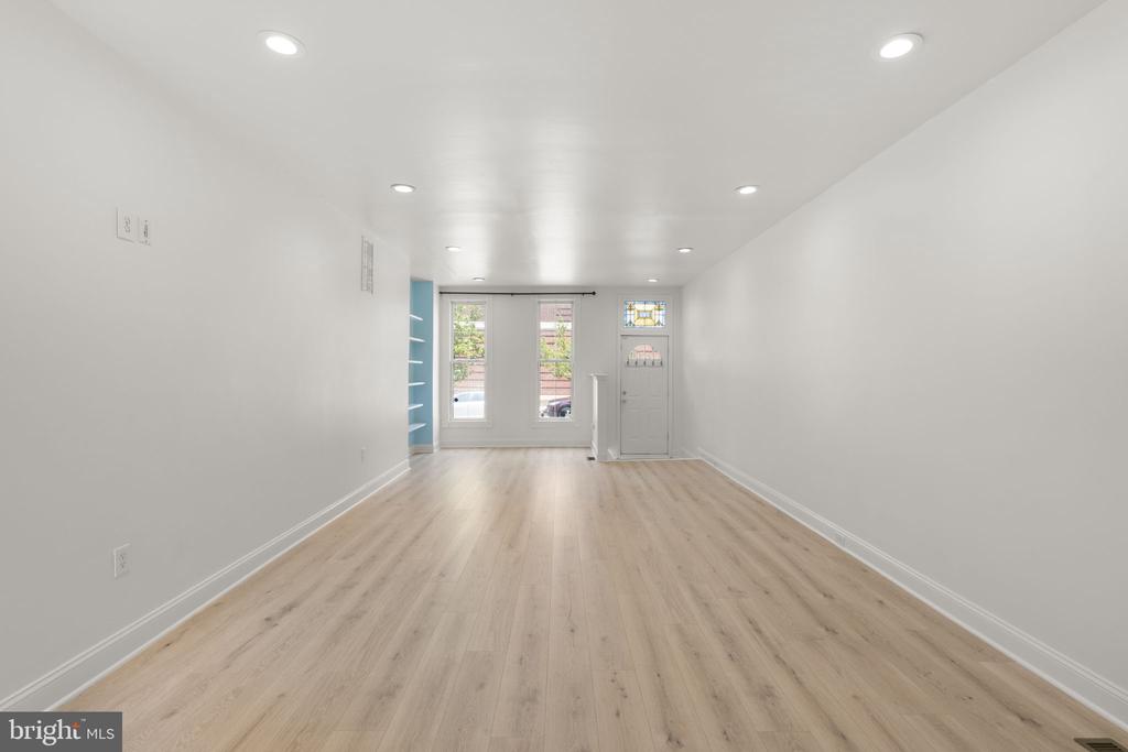 745 W CROSS STREET