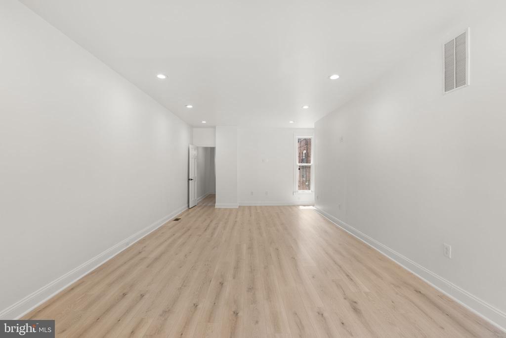 745 W CROSS STREET