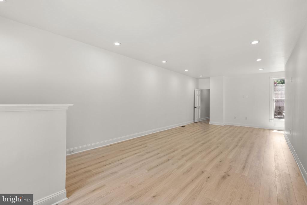 745 W CROSS STREET