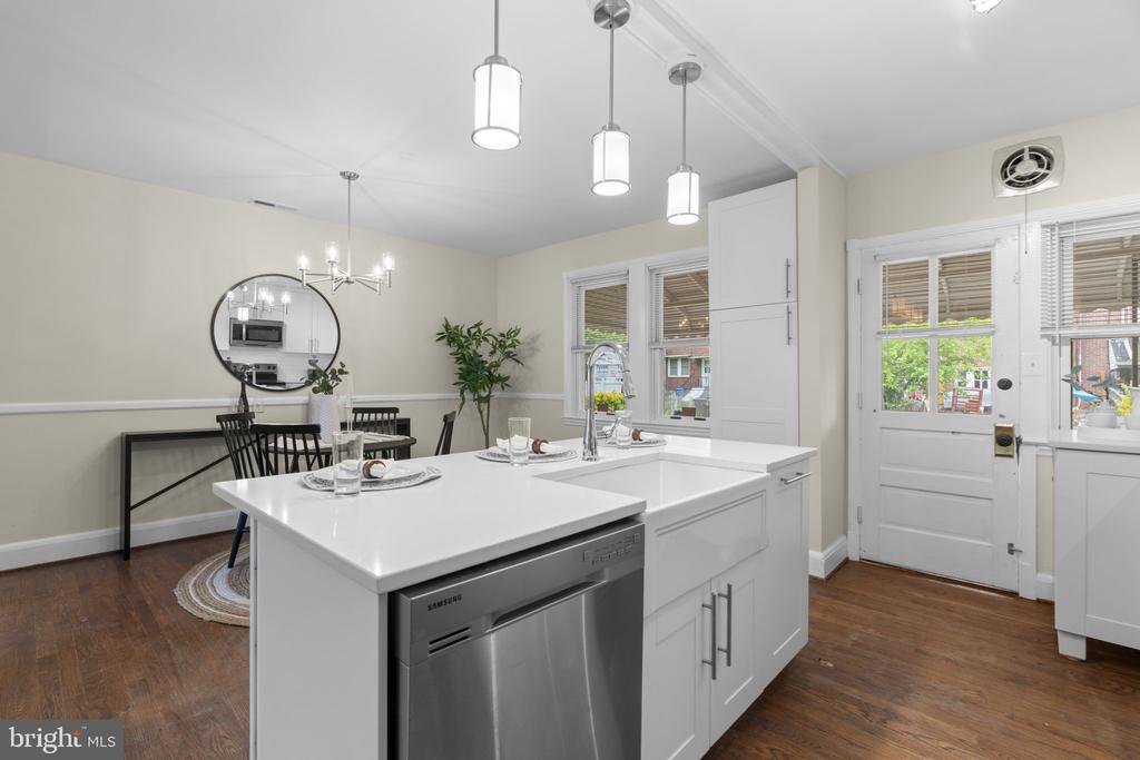 30 S PROSPECT AVENUE S