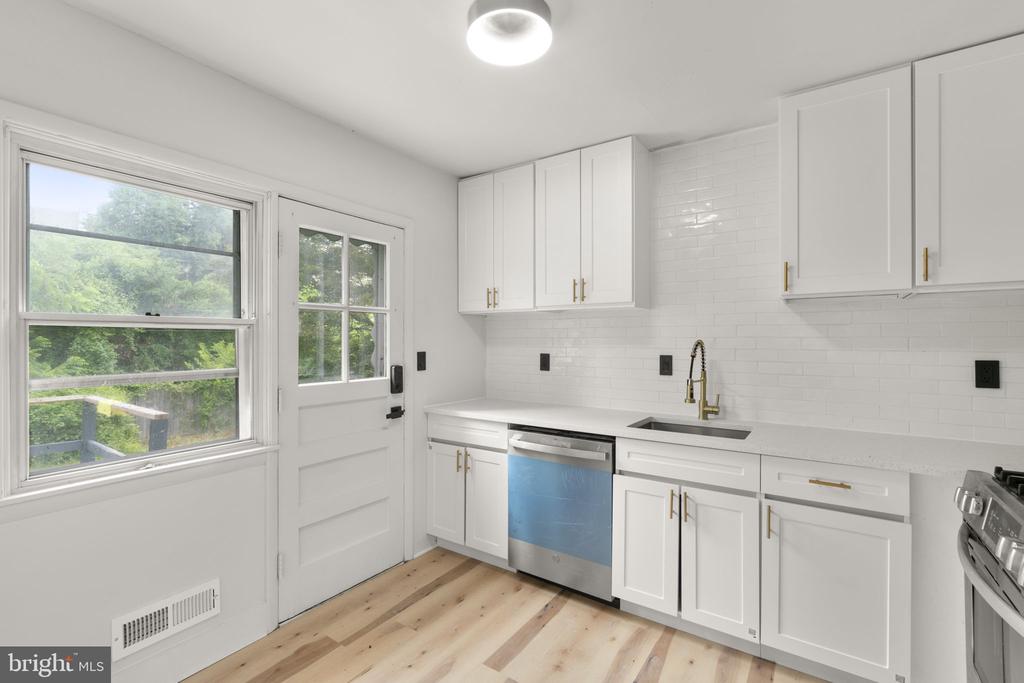 577 BROOK ROAD