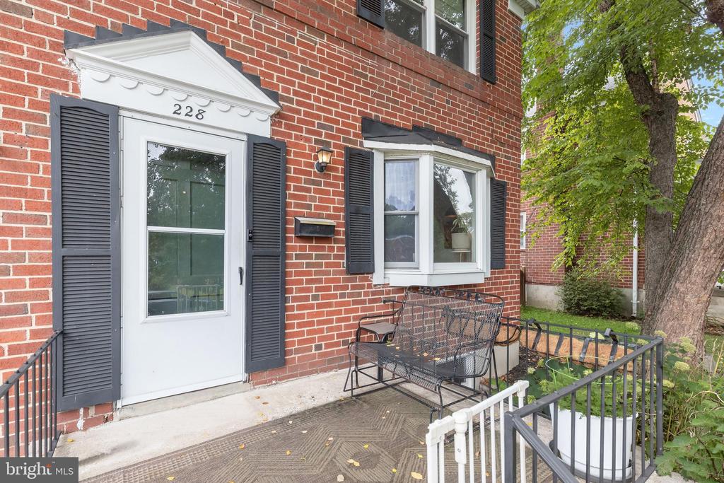 228 ALTAMONT AVENUE