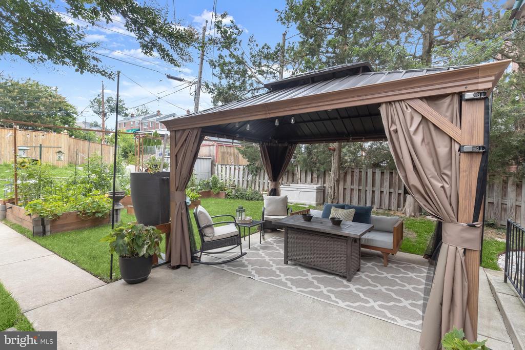 228 ALTAMONT AVENUE