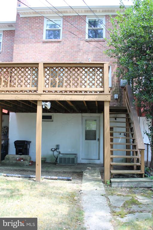 1120 LINKSIDE DRIVE