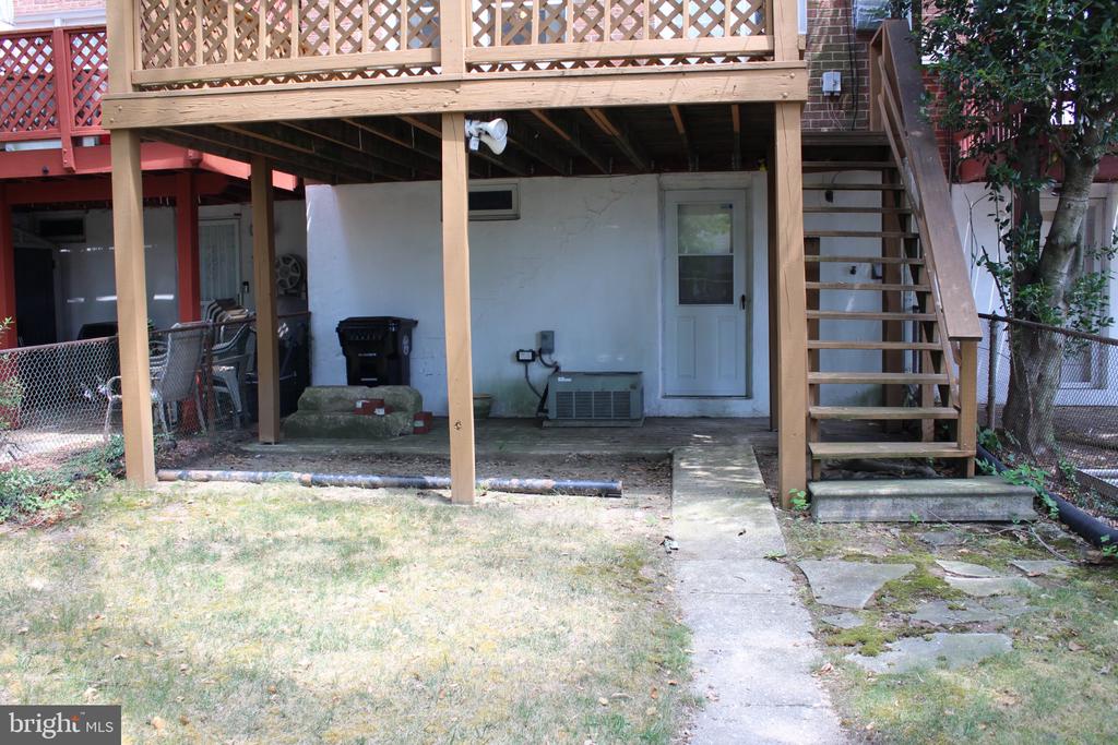 1120 LINKSIDE DRIVE