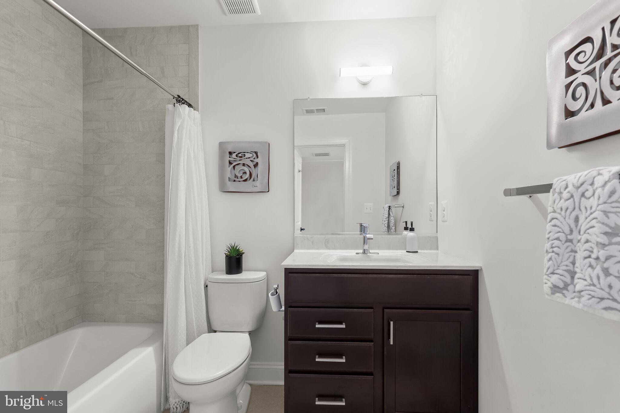 6691 CHATEAU BAY COURT