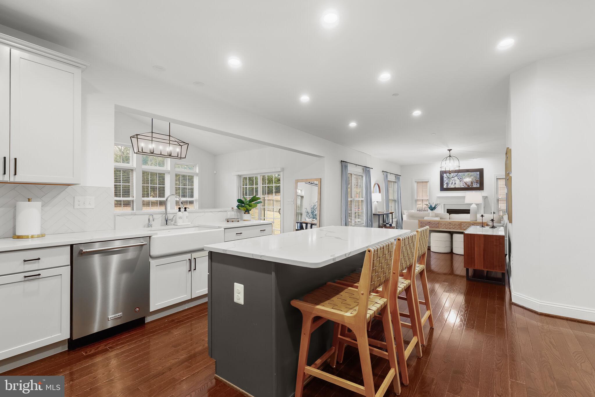 6691 CHATEAU BAY COURT