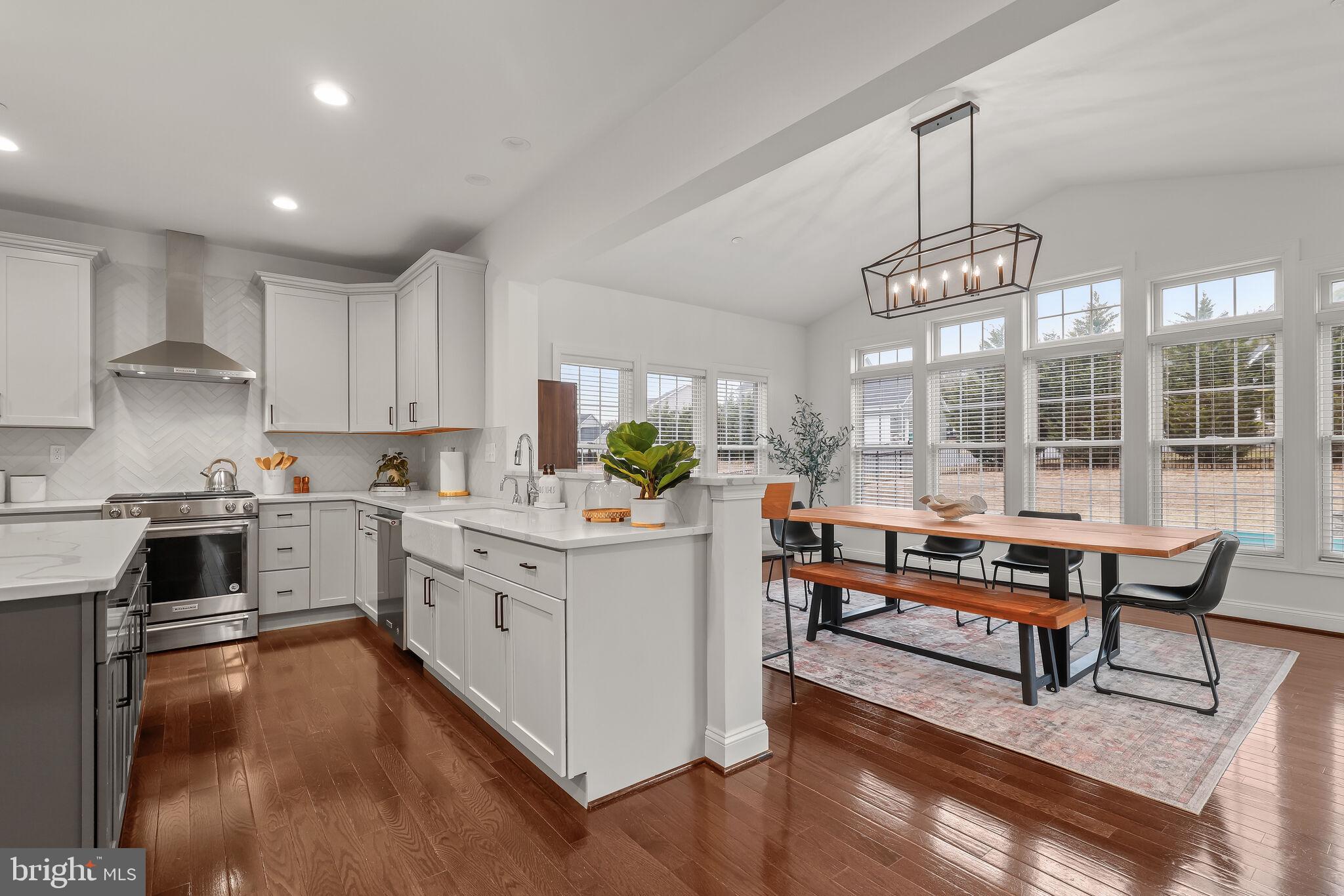 6691 CHATEAU BAY COURT