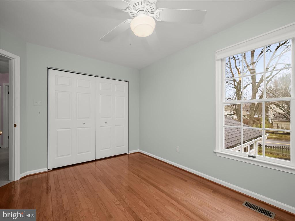 4805 LAUREN COURT