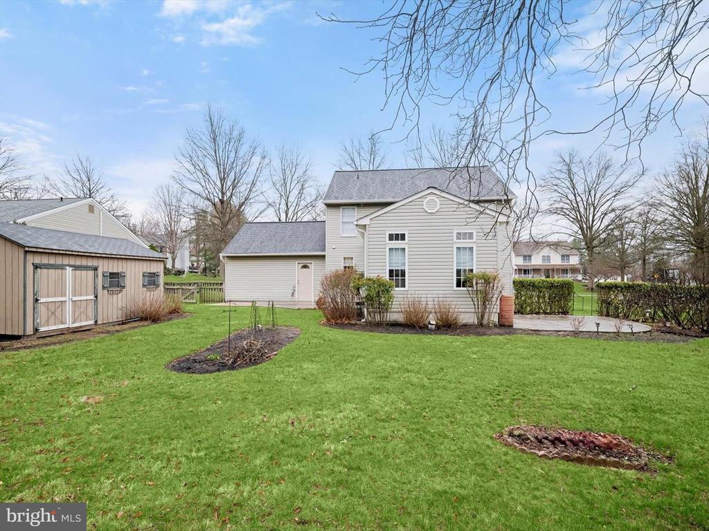 4805 LAUREN COURT