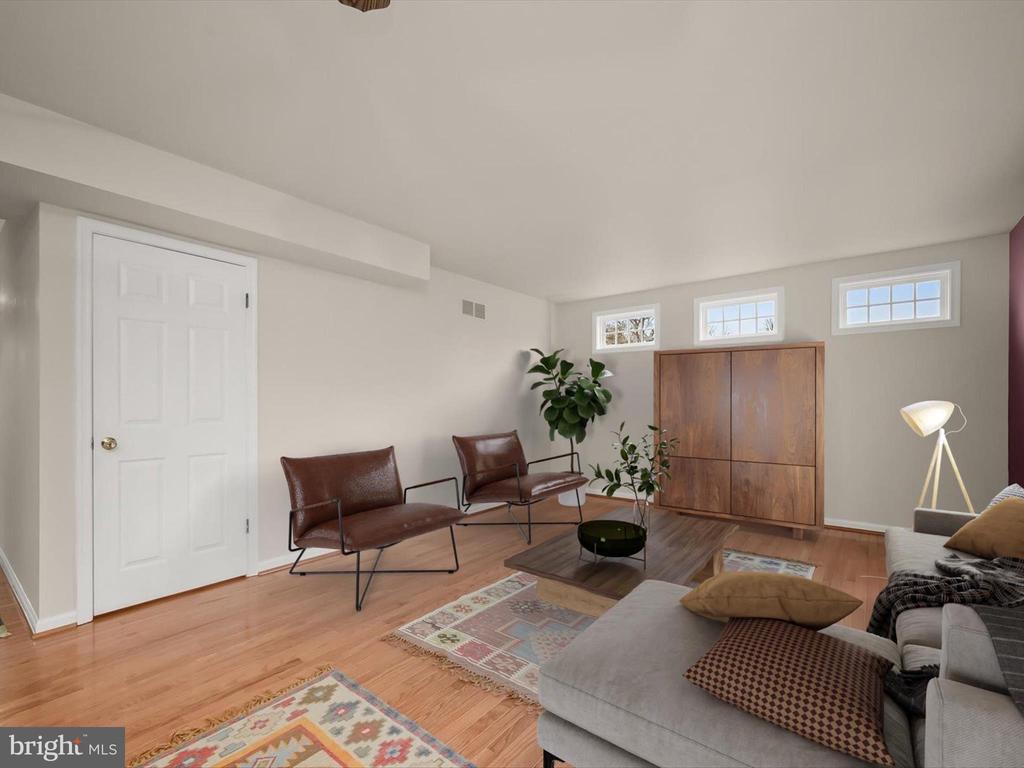 4805 LAUREN COURT