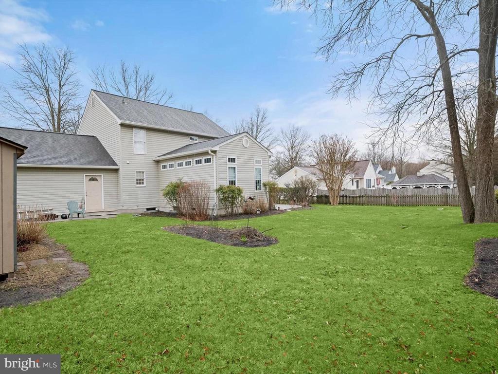4805 LAUREN COURT