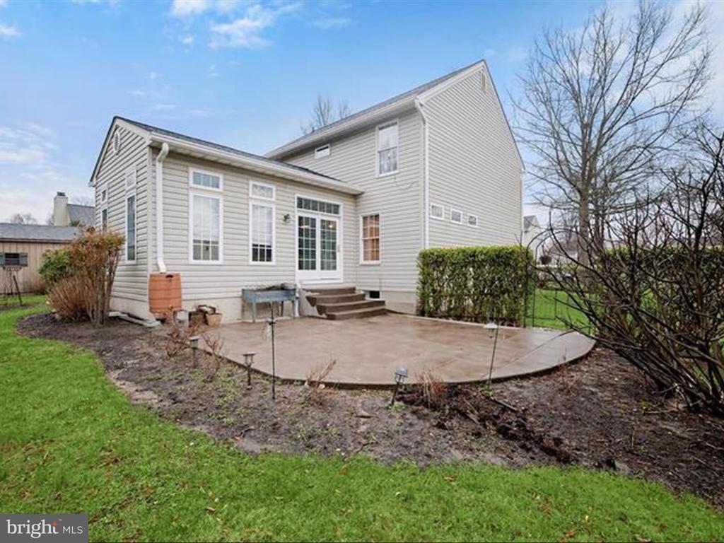 4805 LAUREN COURT