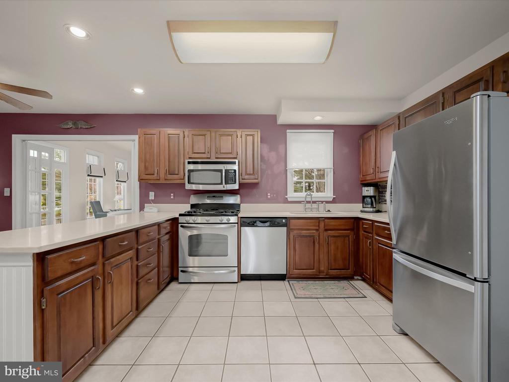 4805 LAUREN COURT