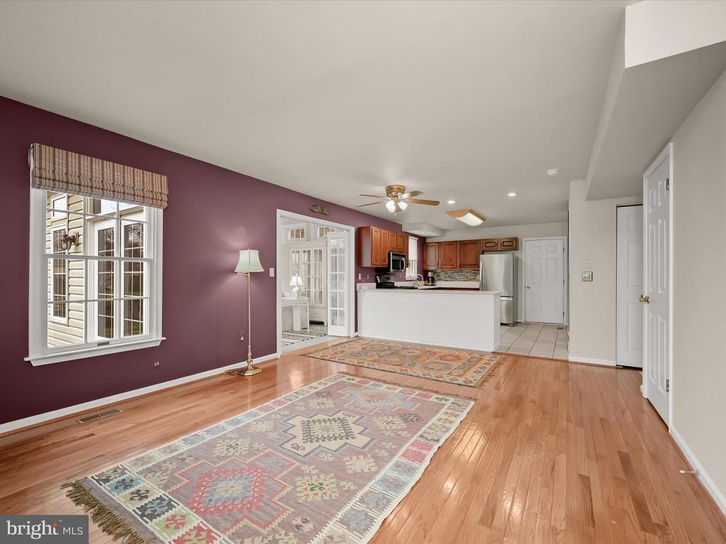 4805 LAUREN COURT
