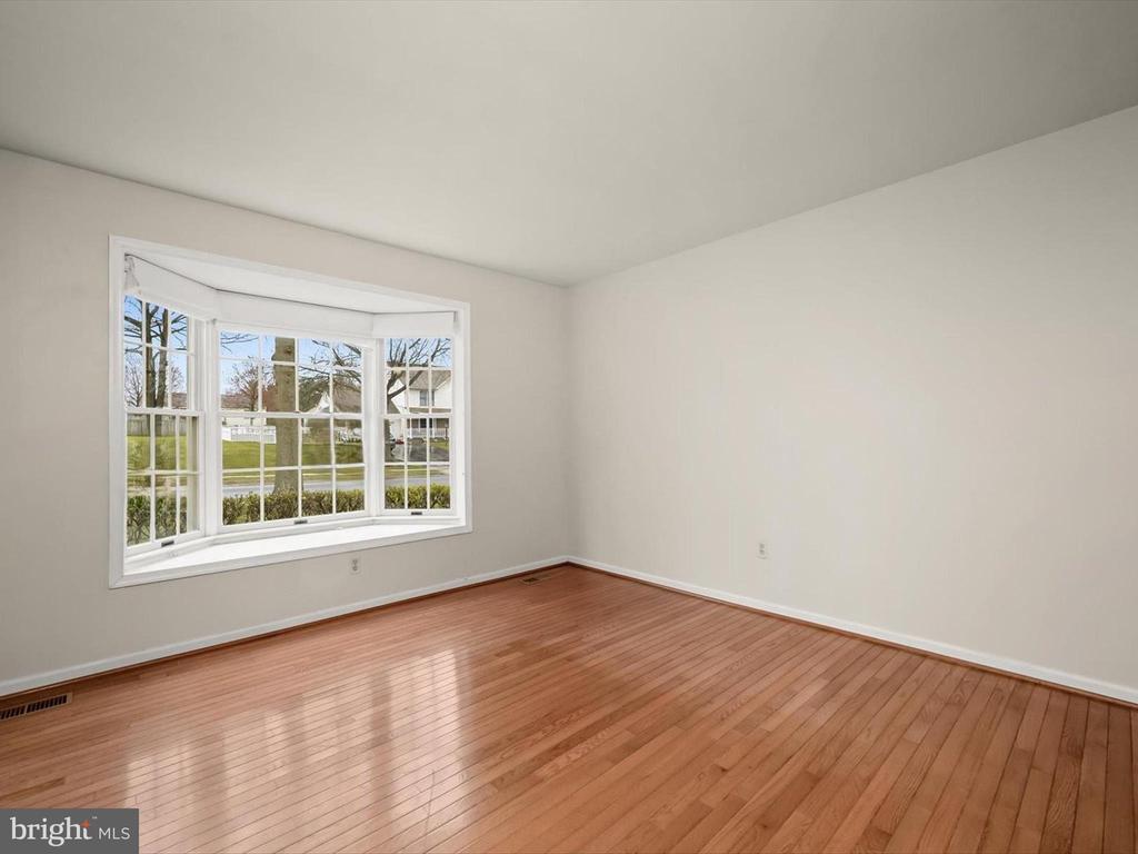 4805 LAUREN COURT