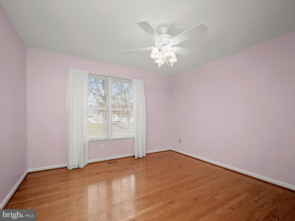 4805 LAUREN COURT