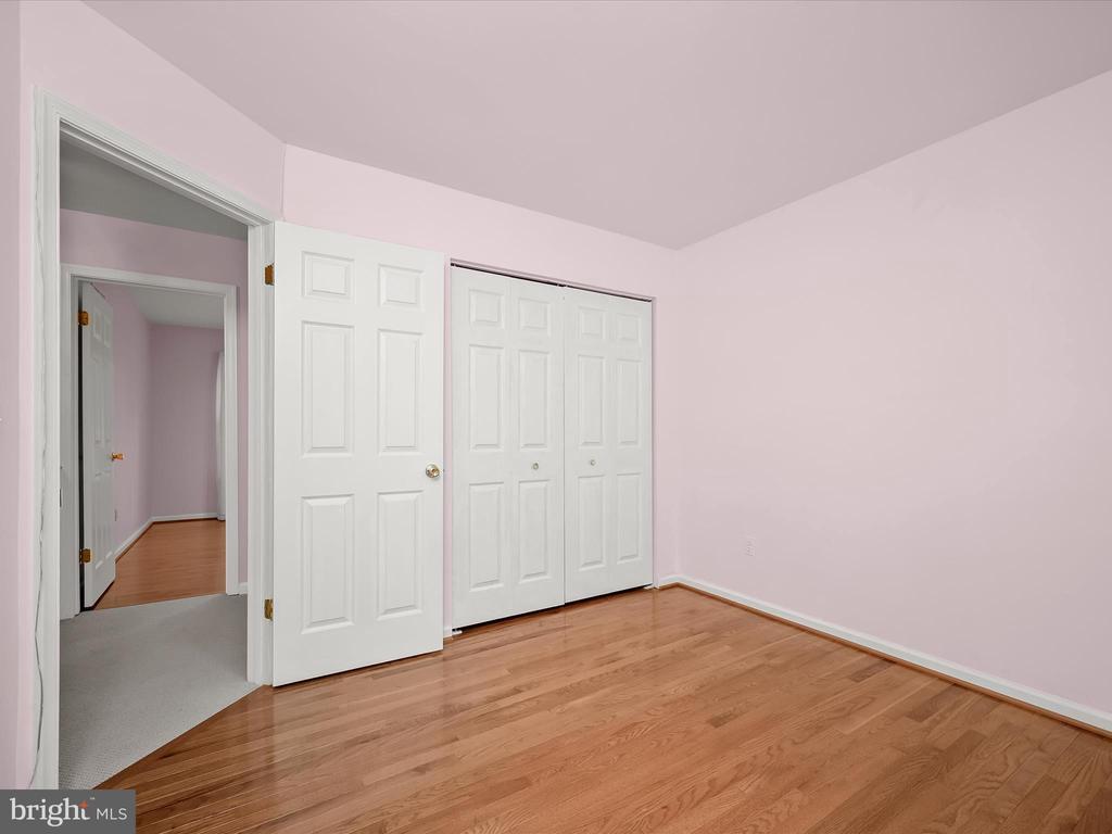 4805 LAUREN COURT