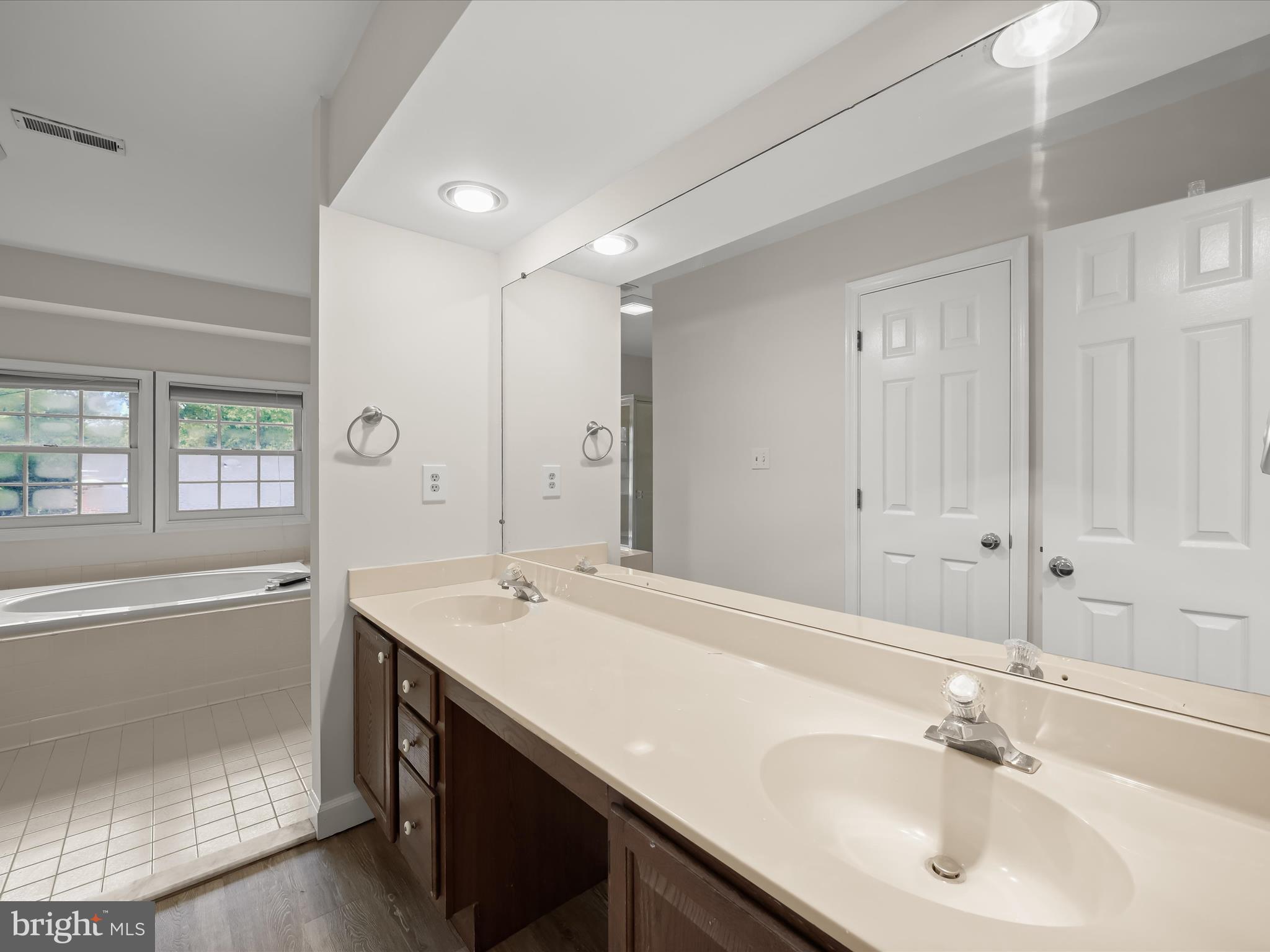 8713 HAYCARRIAGE COURT