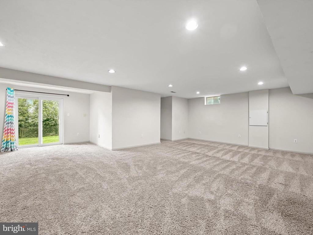 8713 HAYCARRIAGE COURT