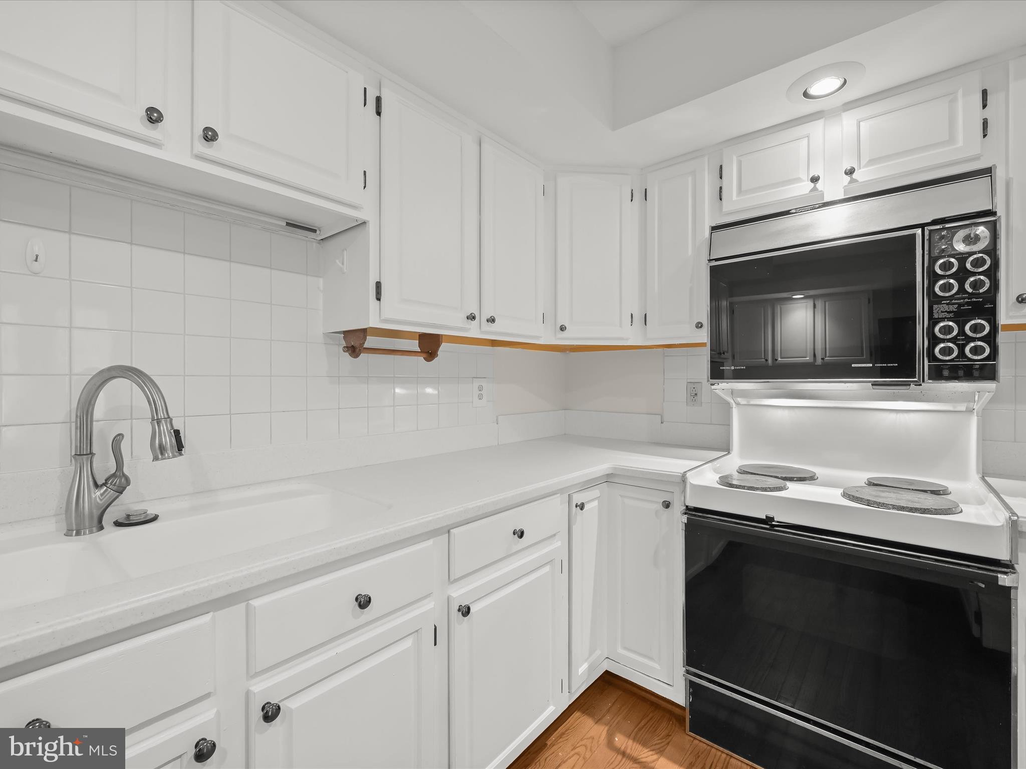 8713 HAYCARRIAGE COURT