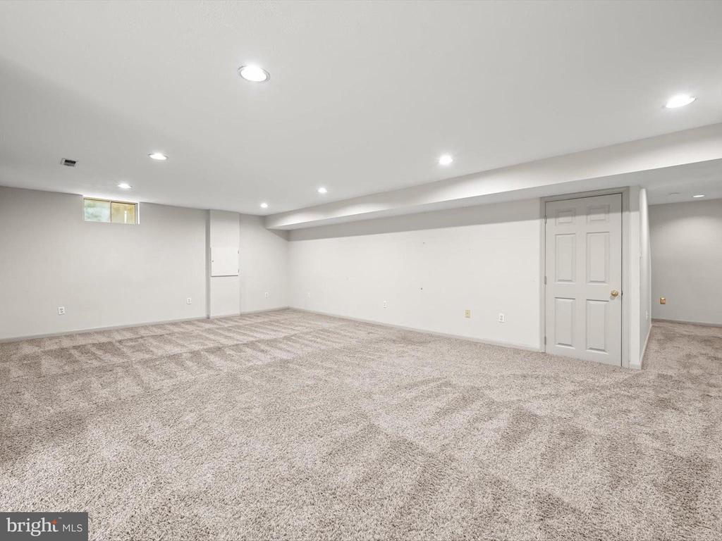 8713 HAYCARRIAGE COURT