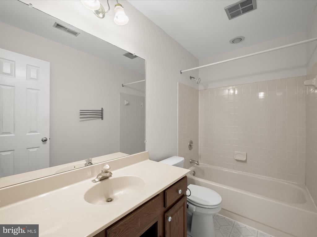 8713 HAYCARRIAGE COURT