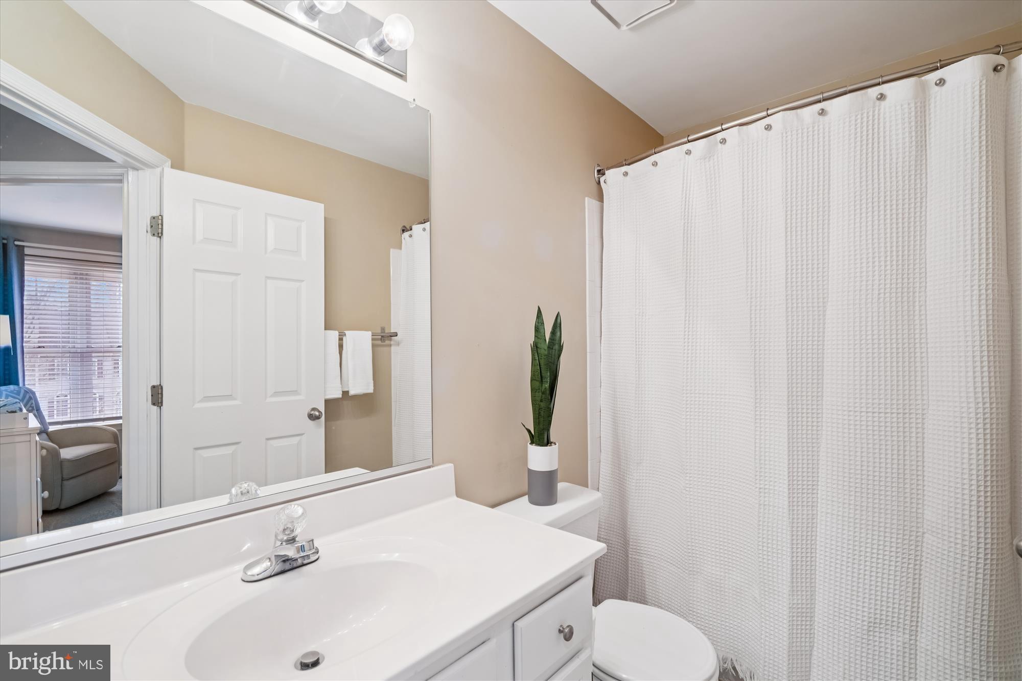 6215 STRATFORD COURT