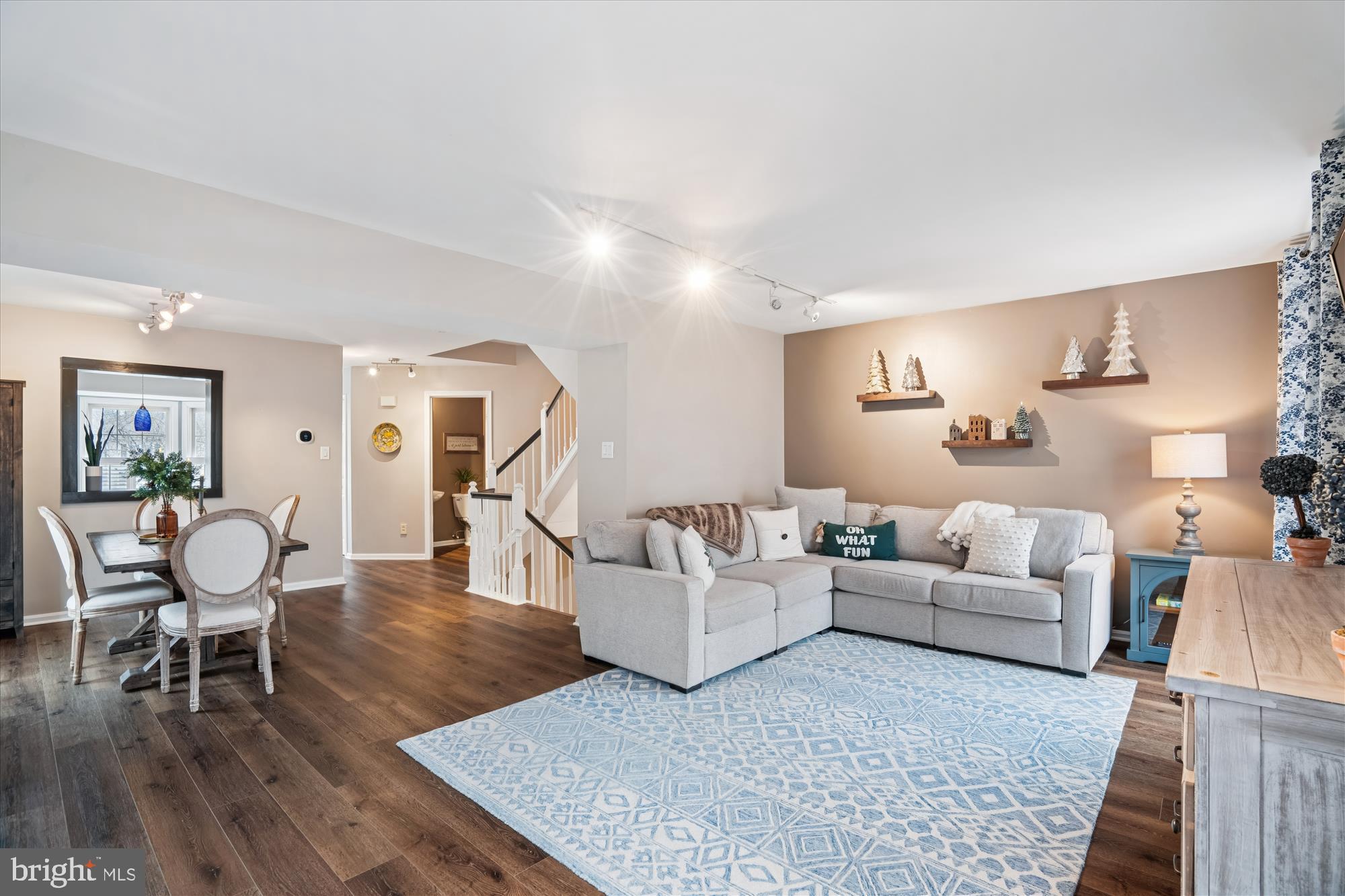 6215 STRATFORD COURT