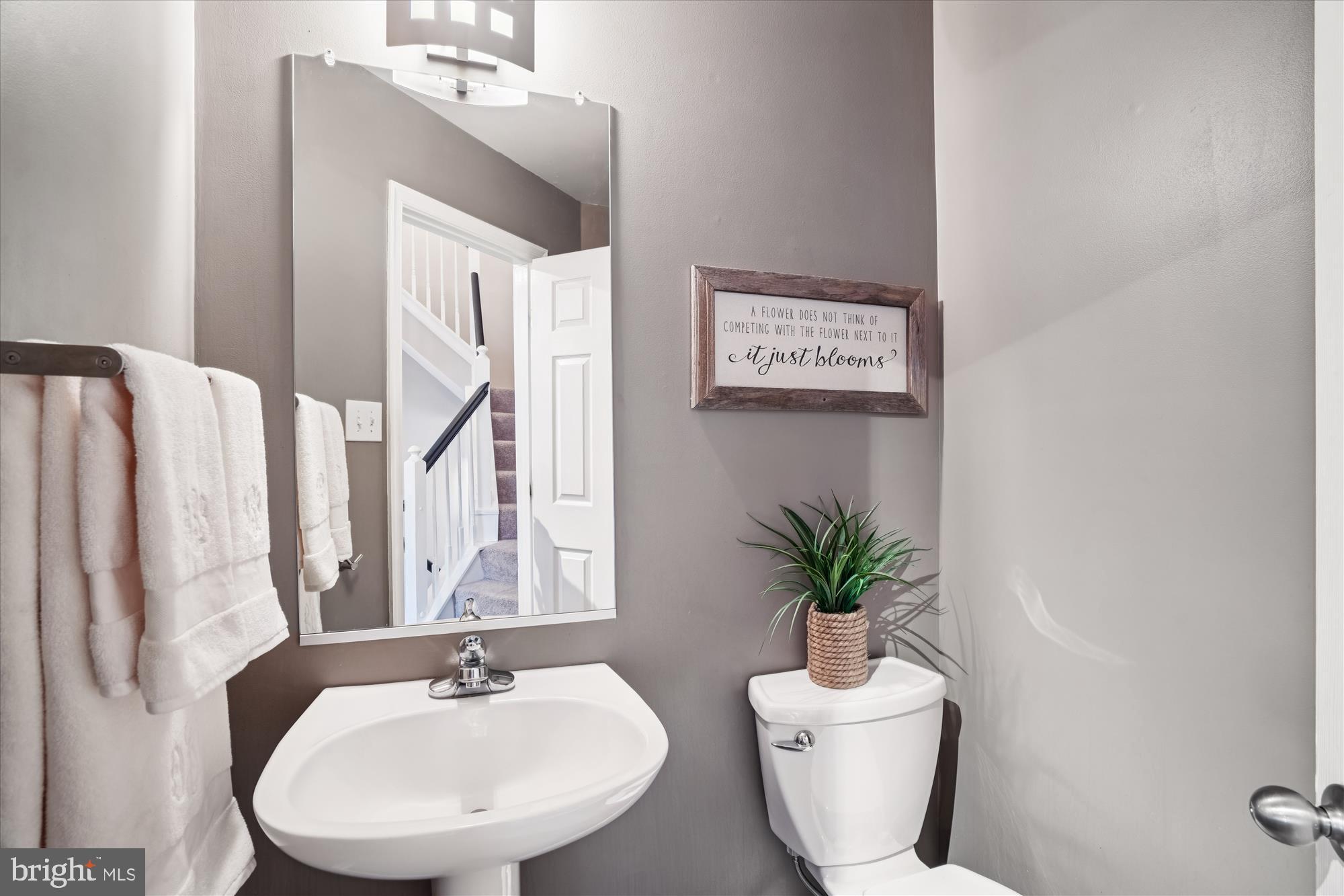 6215 STRATFORD COURT