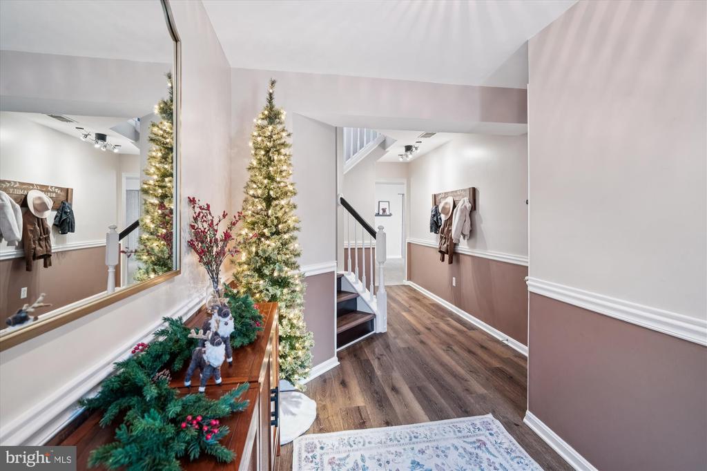 6215 STRATFORD COURT