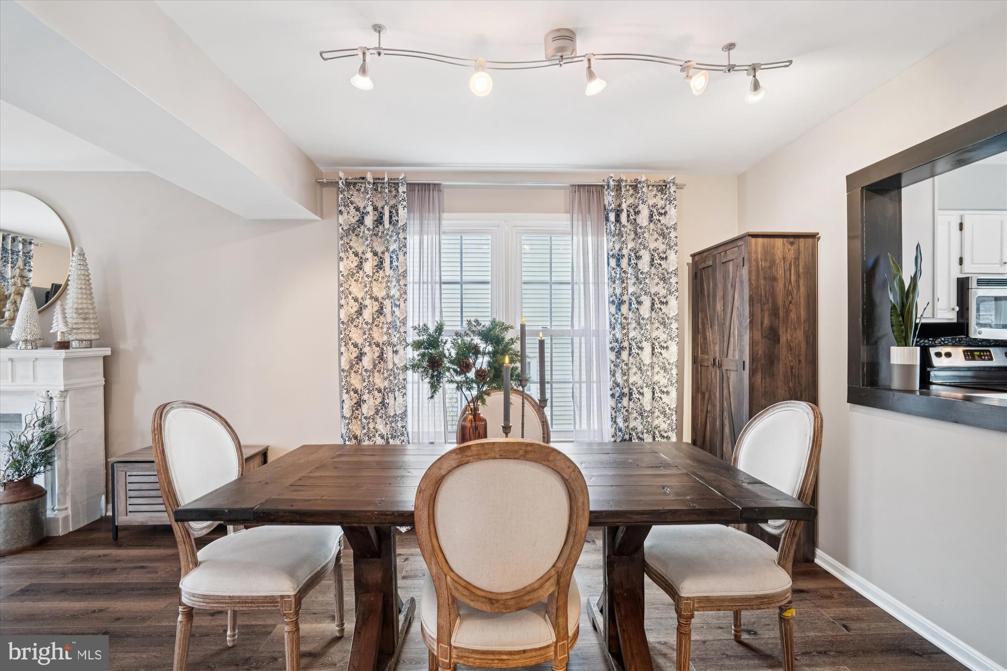 6215 STRATFORD COURT