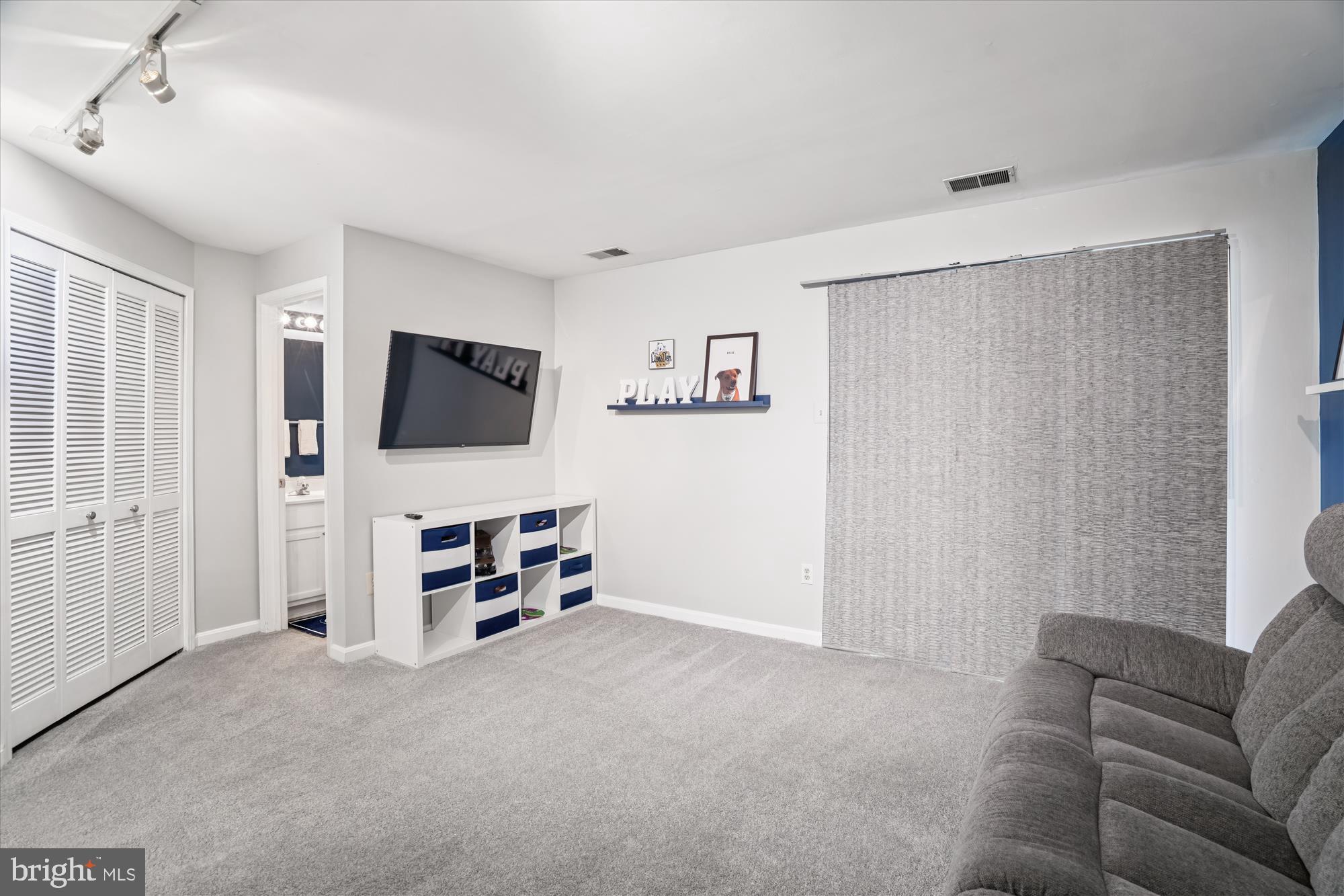 6215 STRATFORD COURT