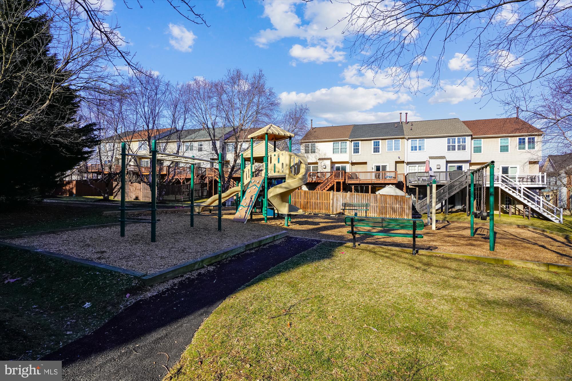 6215 STRATFORD COURT