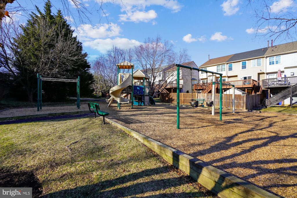 6215 STRATFORD COURT
