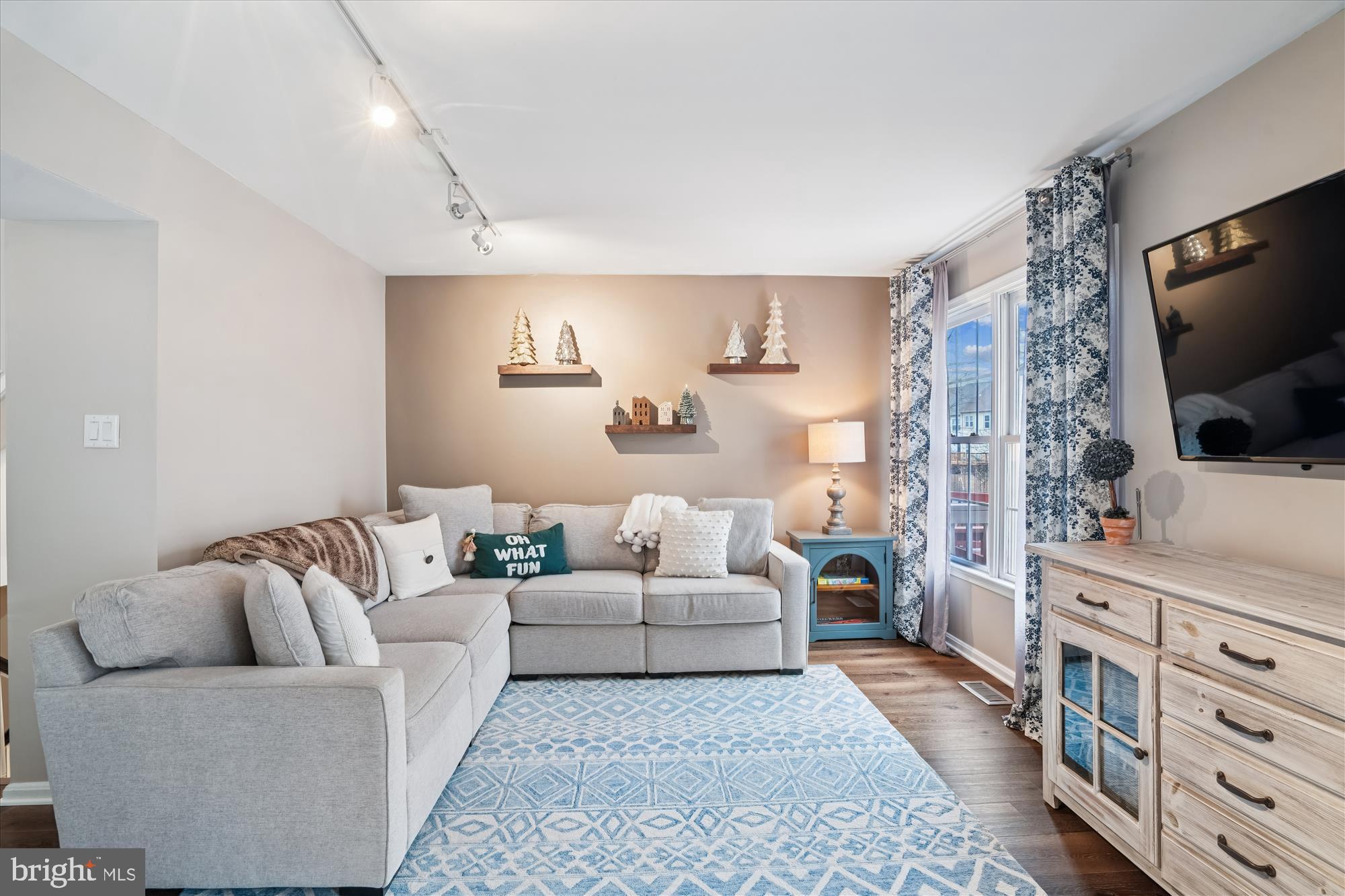 6215 STRATFORD COURT